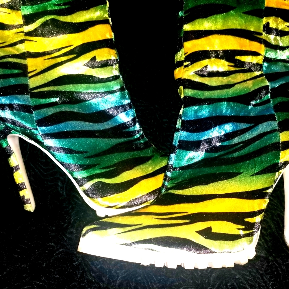 Velour Ankle Boots By Priviledge